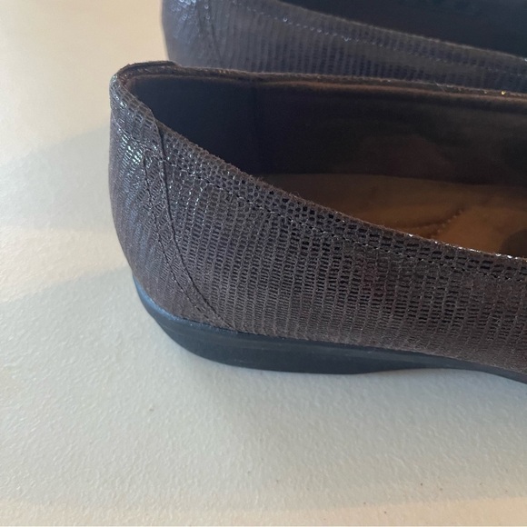 NWOT Clarks Leather Snake Print Loafer Flats Haydin gloss brown size 10W - Picture 11 of 16